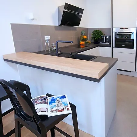 Luxury Kampanel ספליט